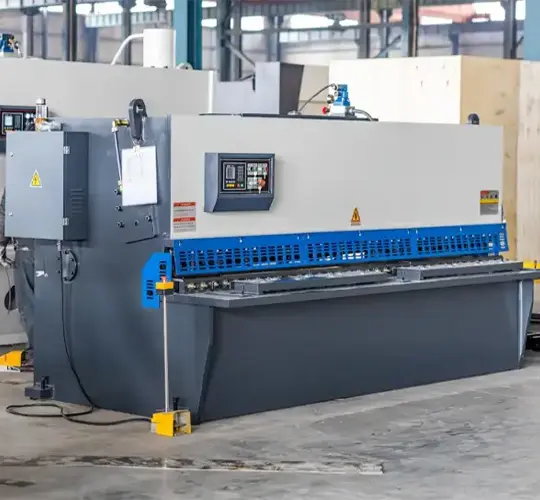 Machine de cisaillement de faisceau d'oscillation QC12K
